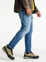 Lade das Bild in den Galerie-Viewer, CHASIN | Helyx Energy Tapered Fit Jeans | D20 MID BLUE DENIM