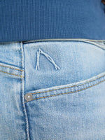 Lade das Bild in den Galerie-Viewer, CHASIN | Helyx Stride Tapered Fit Jeans | D32 LIGHT BLUE REPAIRED