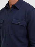 Lade das Bild in den Galerie-Viewer, SELECTED | KLASSISCHES OVERSHIRT | Navy