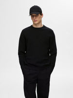 Lade das Bild in den Galerie-Viewer, SELECTED | PULLOVER ROSS MIT RUNDHALSAUSSCHNITT | Black