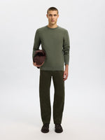 Lade das Bild in den Galerie-Viewer, SELECTED | PULLOVER ROSS MIT RUNDHALSAUSSCHNITT | Deep Forest