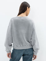 Lade das Bild in den Galerie-Viewer, Herrlicher | Christy Cropped Sweatshirt | 70 grey