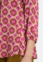 Lade das Bild in den Galerie-Viewer, Cartoon | Blusenshirt mit Muster | 1861 Cream/Purple