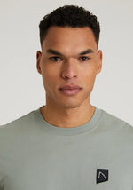 Lade das Bild in den Galerie-Viewer, CHASIN | Brody T-Shirt | E52 M.GREEN