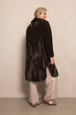 Lade das Bild in den Galerie-Viewer, Zhrill | DARA - Teddy Mantel | 147 Coffee