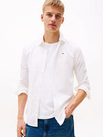 Lade das Bild in den Galerie-Viewer, Tommy Jeans | Slim Fit Hemd mit Stretch | 100 weiss