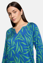 Lade das Bild in den Galerie-Viewer, Cartoon | Bluse mit Muster | 5880 Green/Blue