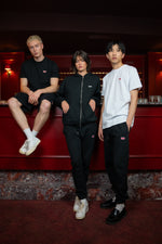 Lade das Bild in den Galerie-Viewer, VfB Stuttgart x Kleinigkeit | Sweatjacke mit Logo und Stadtprint | Black