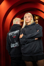 Lade das Bild in den Galerie-Viewer, VfB Stuttgart x Kleinigkeit | Hoodie mit Logo und Stadtbild | Black
