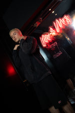 Lade das Bild in den Galerie-Viewer, VfB Stuttgart x Kleinigkeit | Hoodie mit Logo und Stadtbild | Black