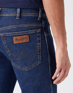 Lade das Bild in den Galerie-Viewer, Wrangler | TEXAS STRETCH - Straight Fit | 009 DARKSTONE