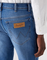 Lade das Bild in den Galerie-Viewer, Wrangler | TEXAS LOW STRETCH - Straight Fit | Favorite