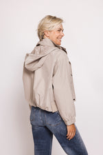 Lade das Bild in den Galerie-Viewer, Zhrill | BIRA - Jacke kurz | Greige