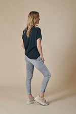 Lade das Bild in den Galerie-Viewer, Zhrill | RAHEL T-Shirt | T9784 Black