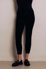 Lade das Bild in den Galerie-Viewer, Zhrill | CHIARA - Casual Soft Cord Hose | Black