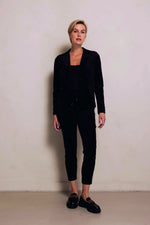 Lade das Bild in den Galerie-Viewer, Zhrill | SALMA - Soft Cord Blazer | Black