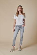 Lade das Bild in den Galerie-Viewer, Zhrill | RAHEL T-Shirt | 272 White