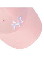 Lade das Bild in den Galerie-Viewer, New Era | NY Yankees Womens Essential 940 Cap | Rosa