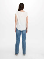 Lade das Bild in den Galerie-Viewer, ONLY | Vic lockeres Oberteil | cloud dancer