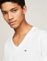Lade das Bild in den Galerie-Viewer, Tommy Jeans | T-SHIRT MIT V-AUSSCHNITT | 100 weiss
