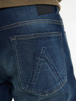 Lade das Bild in den Galerie-Viewer, CHASIN | Evan Terrain Slim Fit Jeans | D10 DARK BLUE DENIM
