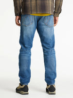Lade das Bild in den Galerie-Viewer, CHASIN | Helyx Energy Tapered Fit Jeans | D20 MID BLUE DENIM
