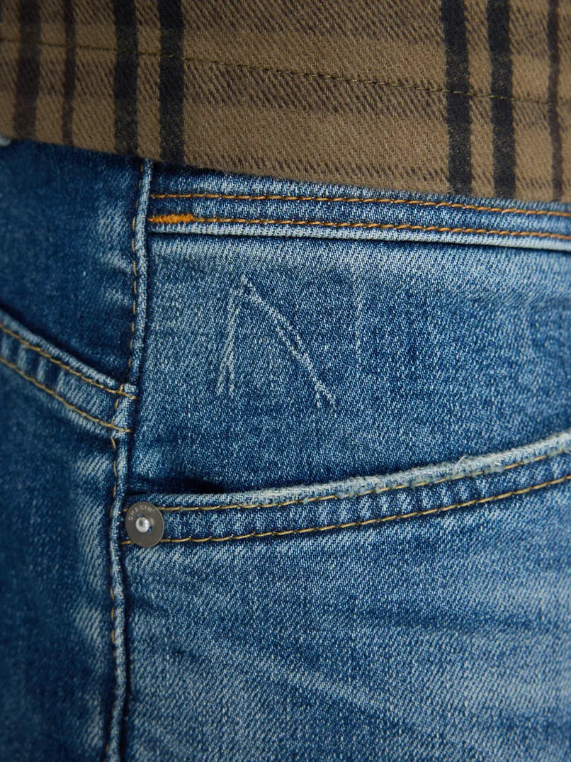 CHASIN | Helyx Energy Tapered Fit Jeans | D20 MID BLUE DENIM