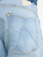Lade das Bild in den Galerie-Viewer, CHASIN | Helyx Stride Tapered Fit Jeans | D32 LIGHT BLUE REPAIRED
