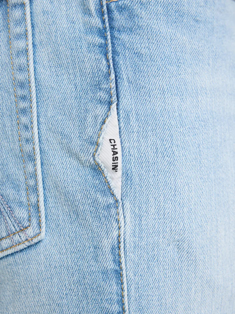 CHASIN | Helyx Stride Tapered Fit Jeans | D32 LIGHT BLUE REPAIRED