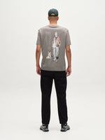 Lade das Bild in den Galerie-Viewer, GABBA | Dune Kay Man Bauw SS GOTS T-Shirt | Dust Sage Green
