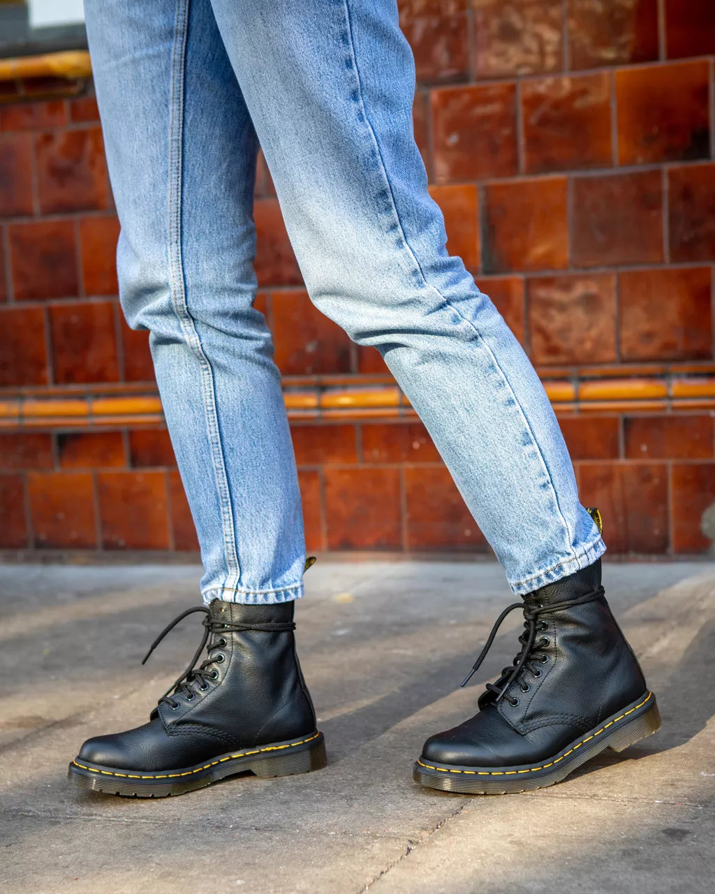 Dr martens jeans shop uomo