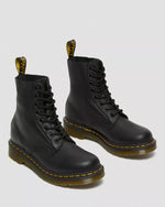 Lade das Bild in den Galerie-Viewer, Dr. Martens | 1460 Pascal Virginia Leder Stiefeletten | black
