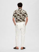 Lade das Bild in den Galerie-Viewer, SELECTED | SLIM FIT TAPERED LINEN HOSE | Cloud Dancer
