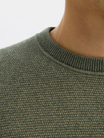Lade das Bild in den Galerie-Viewer, SELECTED | PULLOVER ROSS MIT RUNDHALSAUSSCHNITT | Deep Forest
