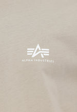 Lade das Bild in den Galerie-Viewer, Alpha Industries | Basic T Small Logo | 679 vint. sand
