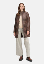 Lade das Bild in den Galerie-Viewer, Cartoon | Steppjacke mit Reißverschlusstaschen | 7348 Potting Soil
