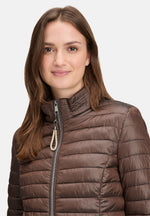 Lade das Bild in den Galerie-Viewer, Cartoon | Steppjacke mit Reißverschlusstaschen | 7348 Potting Soil
