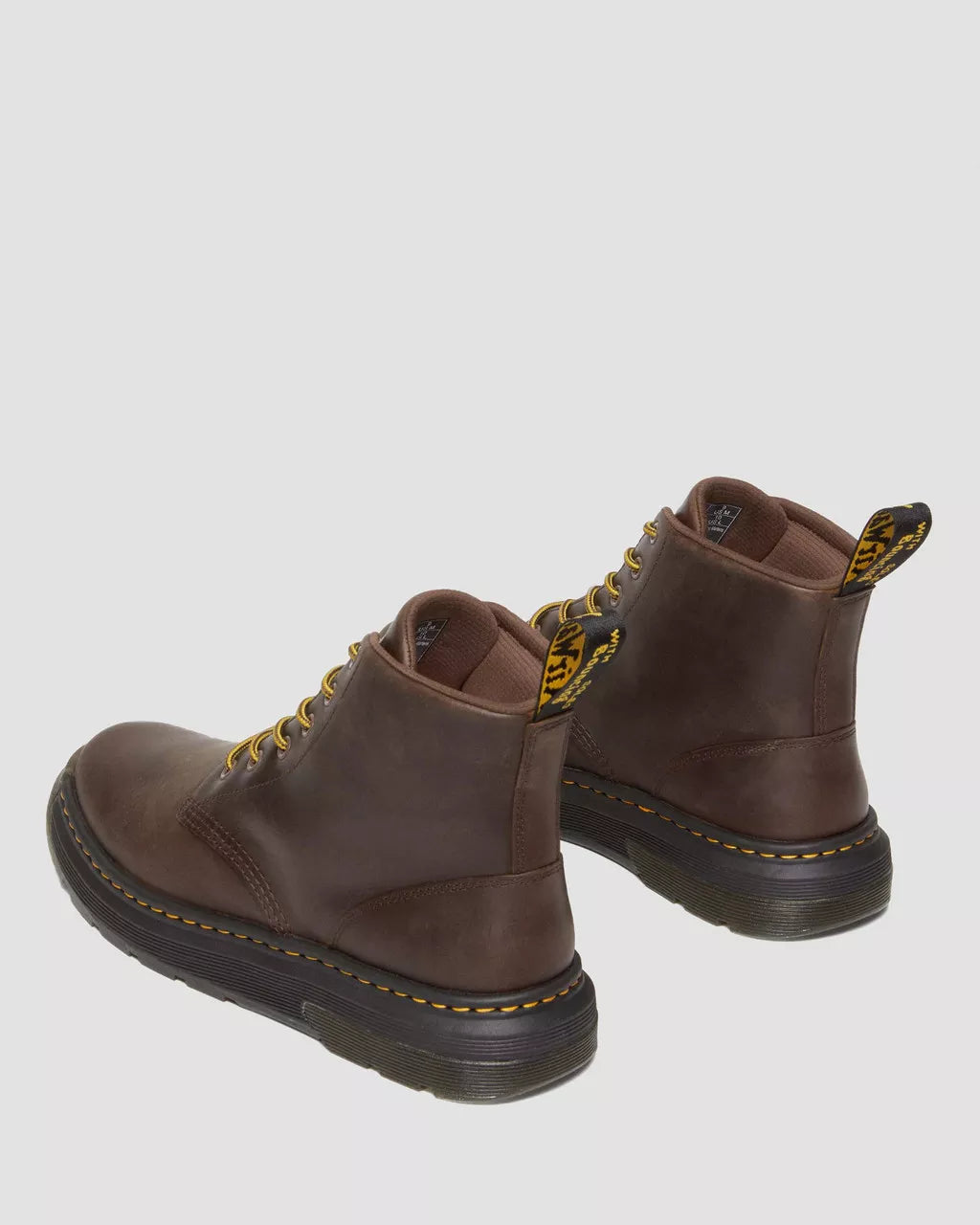 Dr. Martens | Crewson Crazy Chukka Stiefel | Brown