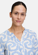 Lade das Bild in den Galerie-Viewer, Cartoon | Blusenshirt mit Muster | 1881 Cream/Blue
