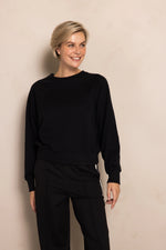 Load image into Gallery viewer, Zhrill | ZHRITU - Sweatshirt | 117 Black
