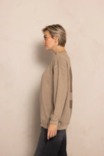 Lade das Bild in den Galerie-Viewer, Zhrill | MARLEN - Sweatshirt | 264 Taupe
