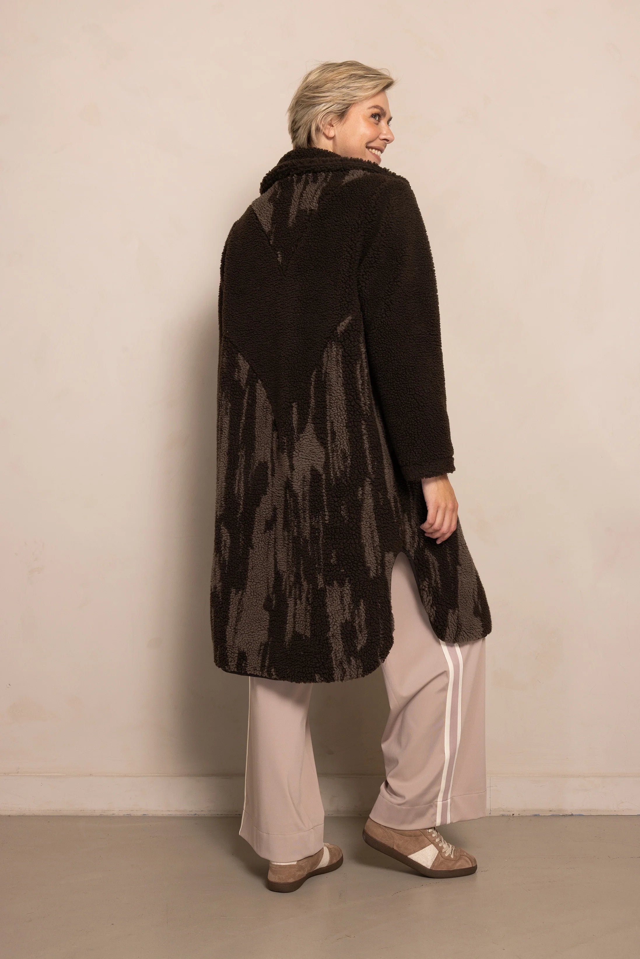 Zhrill | DARA - Teddy Mantel  | 147 Coffee