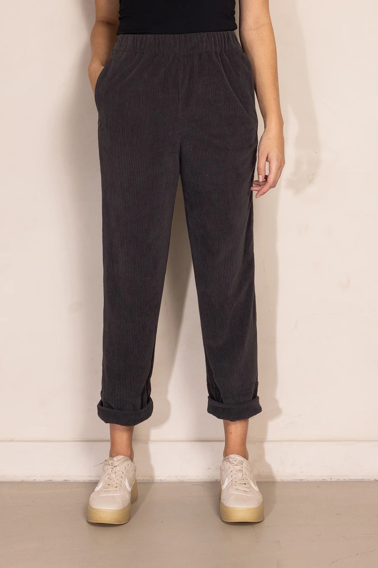 Zhrill | PIA - Cord Hose | 100 Anthra