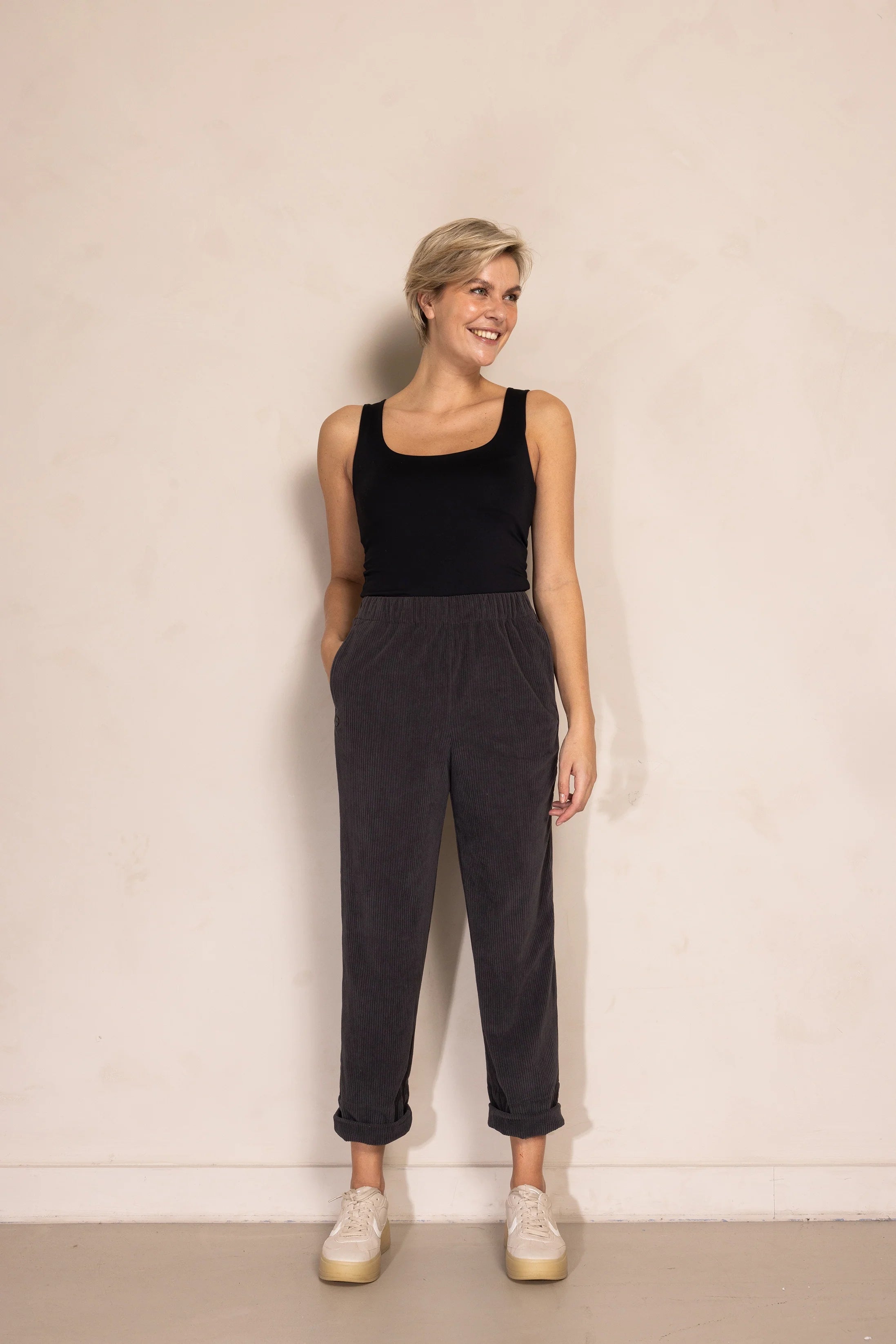 Zhrill | PIA - Cord Hose | 100 Anthra