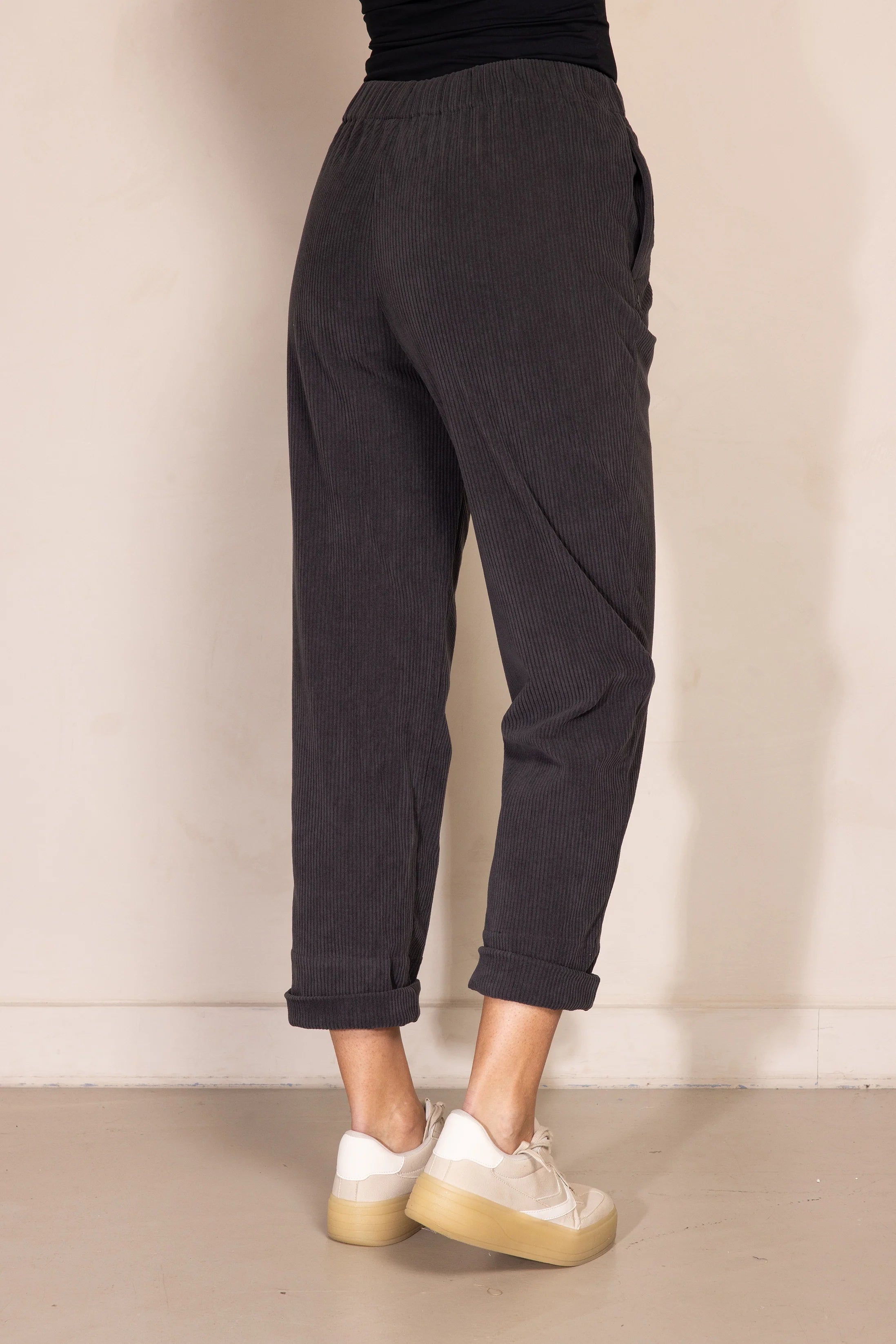 Zhrill | PIA - Cord Hose | 100 Anthra