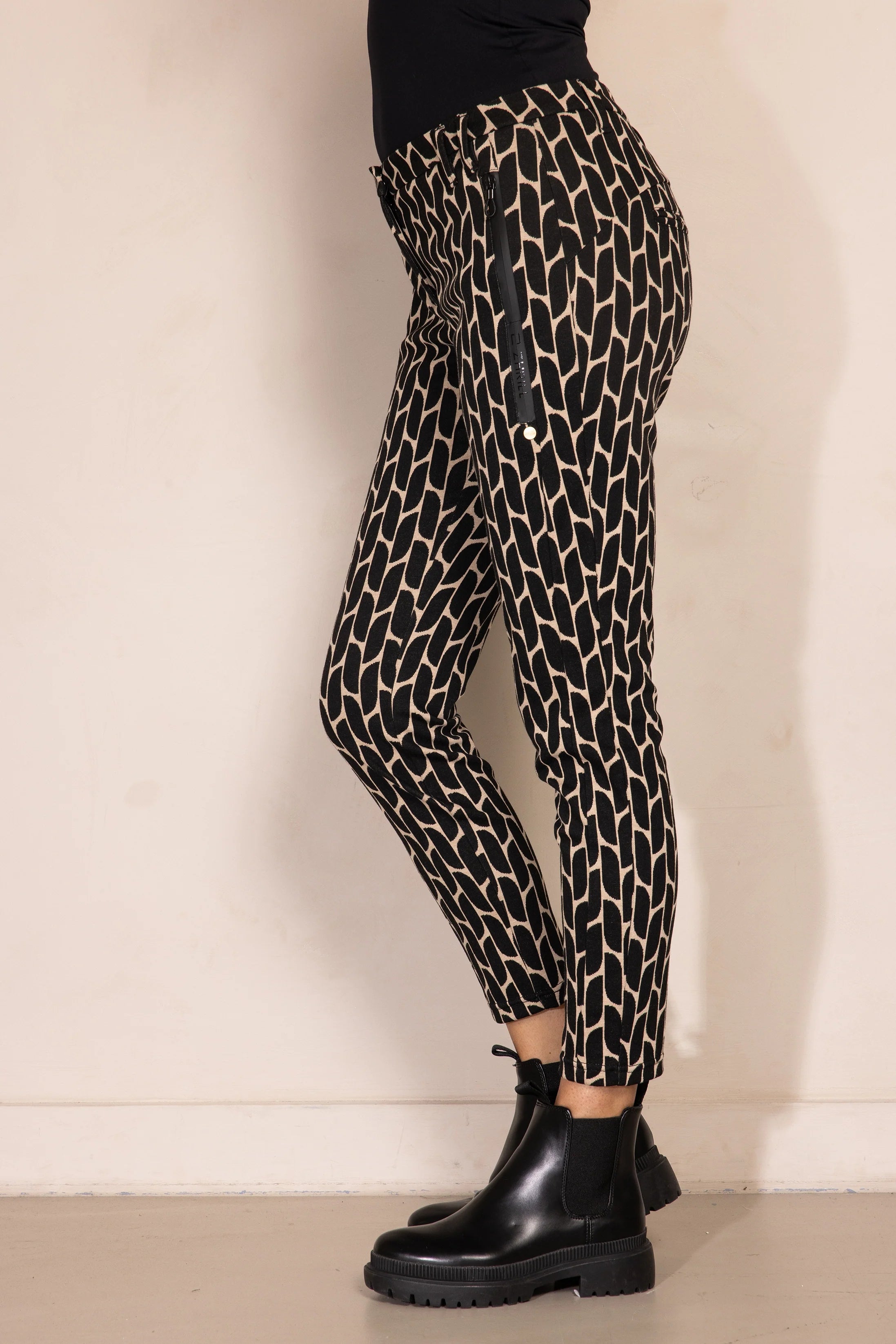 Zhrill | CHIARA - Slim Fit | 117 Black