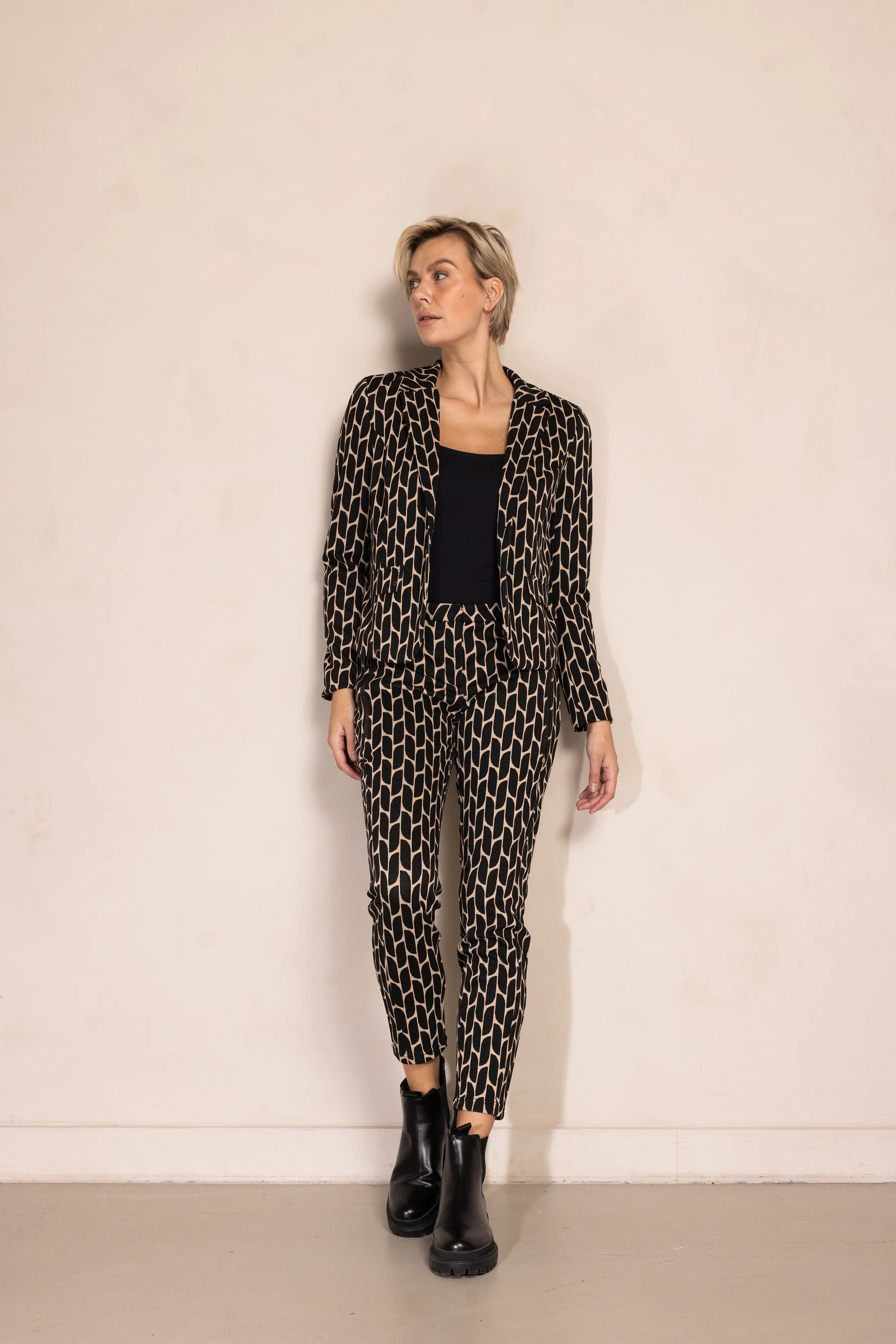 Zhrill | CHIARA - Slim Fit | 117 Black