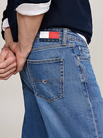 Lade das Bild in den Galerie-Viewer, Tommy Jeans |Isaac Relaxed Tapered Jeans | 1A5 Den Medium
