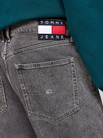 Lade das Bild in den Galerie-Viewer, Tommy Jeans |Isaac Relaxed Tapered Jeans | 1BZ Den Black
