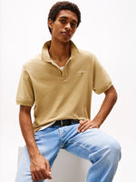 Lade das Bild in den Galerie-Viewer, Tommy Jeans | Regular Fit Poloshirt  | ACT RelicTan
